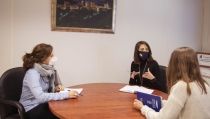 Nuevas ayudas a empresarias del comercio minorista, la hosteler&iacute;a y las agencias de viajes
