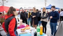 Alumnos del IES El Parador celebran una feria internacional de turismo