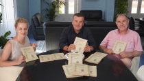 Carboneras recupera 20 ejemplares de un libro de 1919 sobre sus Moros y Cristianos