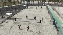 La Escuela Municipal de Tenis Playa organiza un campus y un curso este verano