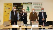 El sector agrario andaluz exige al ministro Luis Planas que dialogue o dimita