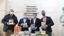 El Instituto de Estudios Almerienses dona 152 libros a la biblioteca de Cruz Roja