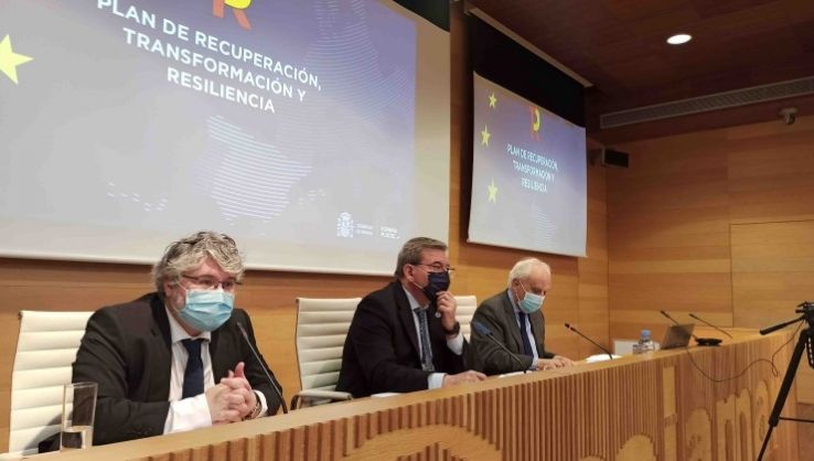 Empresarios, sindicatos y organizaciones agrarias participan en unas jornadas sobre los PERTE