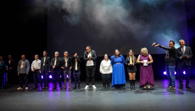 La II Gala de la Discapacidad de El Ejido reconoce a quienes trabajan a favor de la inclusi&oacute;n