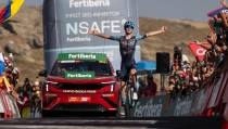 El paso de la Vuelta a Espa&ntilde;a por Almer&iacute;a afianza a Enric Mas en el liderato