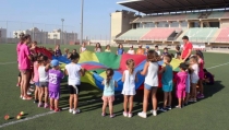 V&iacute;car programa varios campus deportivos este verano para ni&ntilde;os y ni&ntilde;as
