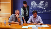 El Ejido invierte 220.000 euros en asfaltar el camino rural de 'Los Cecilios'