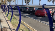 Comienza la renovaci&oacute;n de 400 metros de barandilla en la Avenida Cabo de Gata