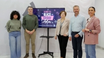 El comercio local de Adra celebra el Black Friday con descuentos y sorpresas