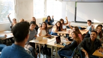 V&iacute;car prepara un campamento de conocimientos digitales para los j&oacute;venes este verano