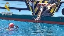 La tortuga boba Paqui regresa al mar tras recuperarse de una neumon&iacute;a