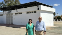 Hu&eacute;rcal-Overa instala placas fotovoltaicas para el mercado ambulante
