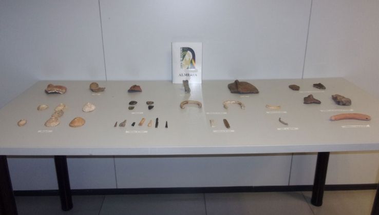 Polic&iacute;as de Medio Ambiente hallan una cueva prehist&oacute;rica en Sierra Alhamilla