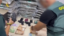 Detienen en V&iacute;car a tres miembros de una red de distribuci&oacute;n de droga