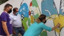 J&oacute;venes de El Ejido participan en un taller de grafitis como alternativa creativa de ocio