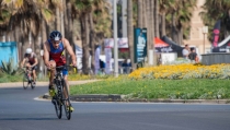 Sergio Fern&aacute;ndez y Raquel &Uacute;beda ganan el XV Triatl&oacute;n Ciudad de Almer&iacute;a